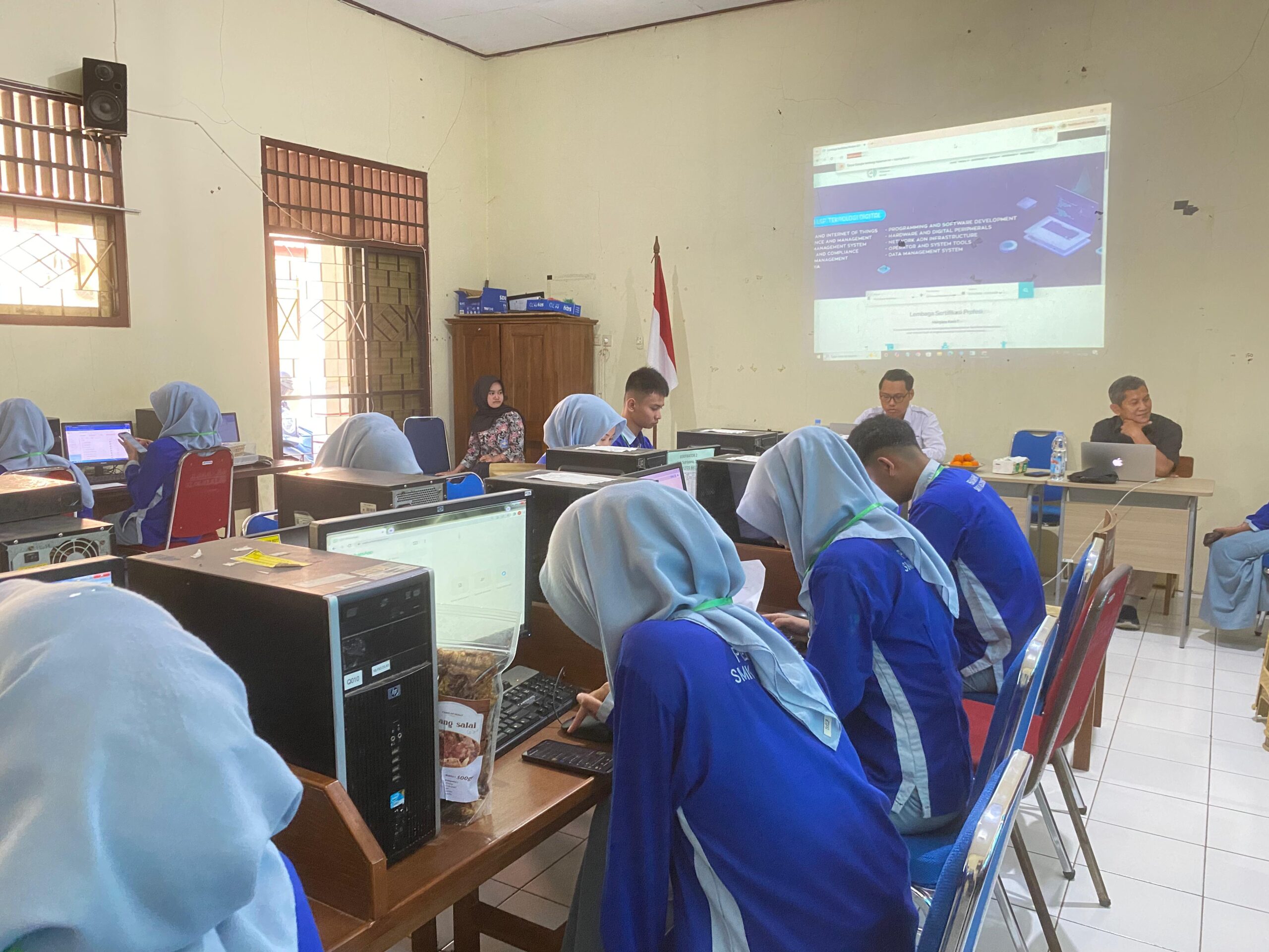 Sertifikasi Digital Marketing SMK N 1 Kedung Jepara: Meningkatkan Kompetensi Siswa Pemasaran di Era Digital
